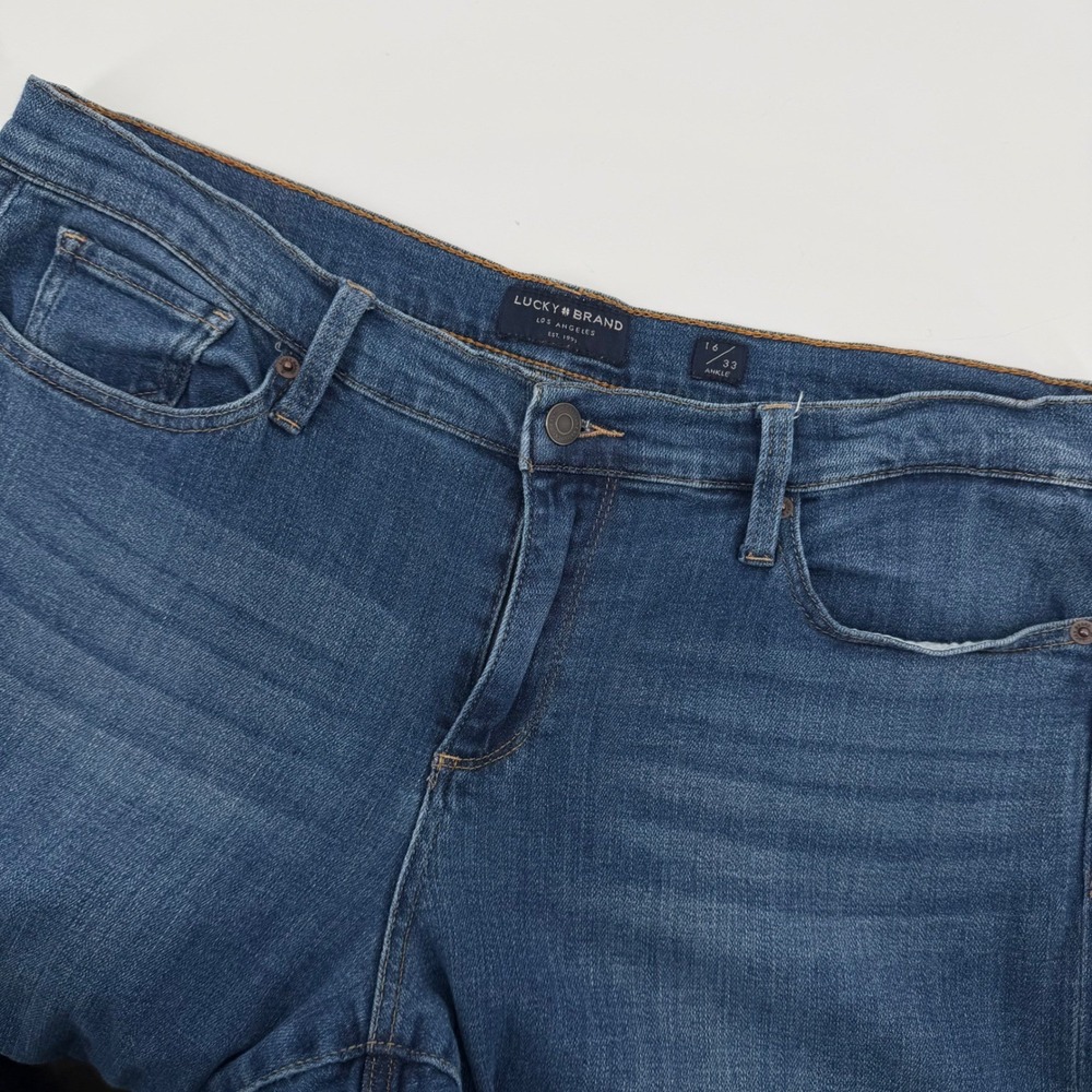 Lucky Brand Easy Rider Womens Jeans Ankle Style Blue Denim Frayed Hem Size 16/33